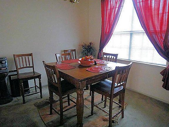 3rd image of 5207 Manhassett Dr