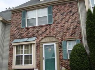45 Curtis Ct, Kendall Park, NJ 08824