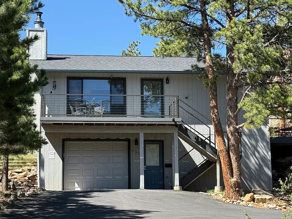 933 Rambling Dr