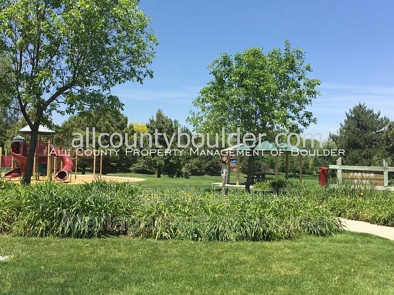 1452 Zinnia Cir — Photo 20