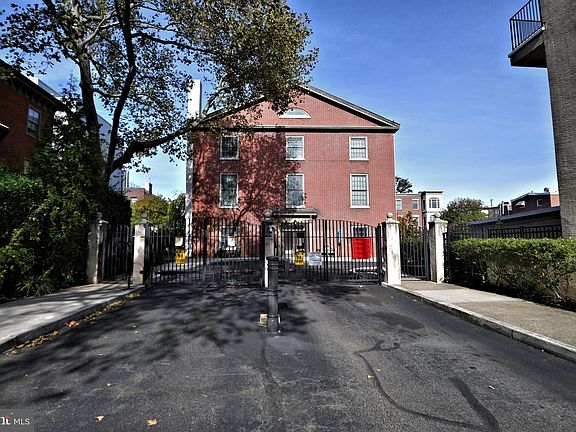 4th image of 613 Catharine St #A-8