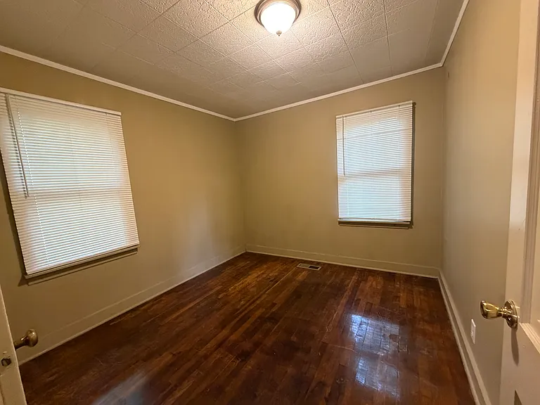 933 Hulana St — Photo 7