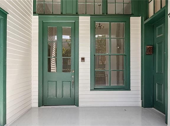 4th image of 2601 Camp St