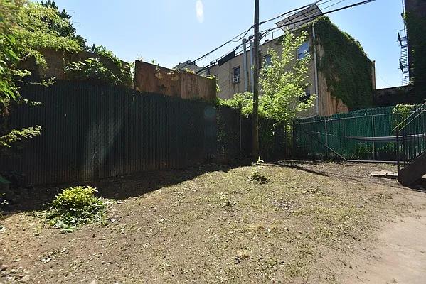 Rented by Bold New York | media 28