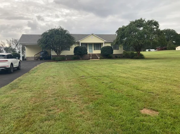 100 Dixie Village Ln, Paris, TN 38242
