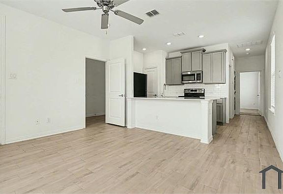 4th image of 512 Birch Ave