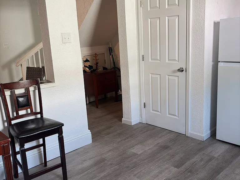 502 N Halifax Ave — Photo 3