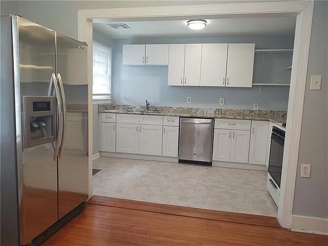 2 bed, 1.0 bath, 1500 sqft, $2,100 — Photo 2