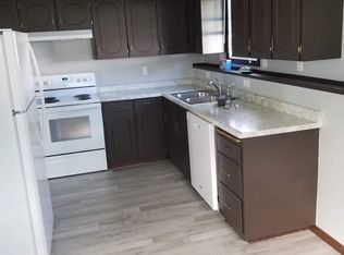 1704 9th Ave N, Grand Forks, ND 58203