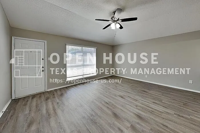 8809 Limestone Dr — Photo 3