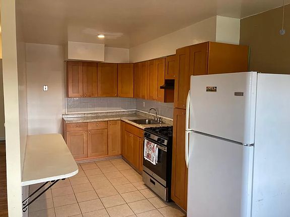 5th image of 77-15 30th Ave
