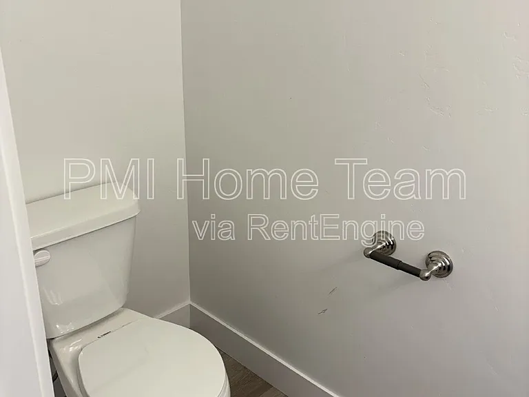 618 W Cozy Ln — Photo 21