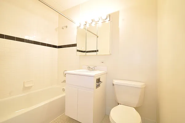 Rented by Lisa Management | media 41