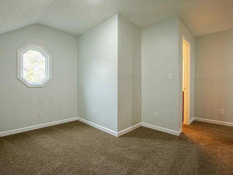 125 Whitehall Dr — Photo 19