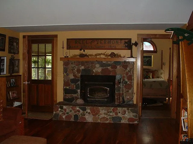 2 bed, 1500 sqft, $2,200 — Photo 4