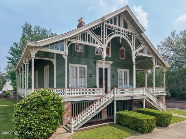 209 S Broadway St, Natchez, MS 39120