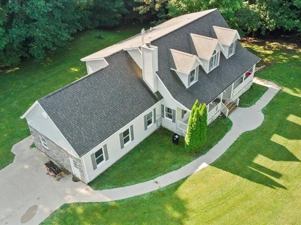 390 E Deckerville Rd, Caro, MI 48723