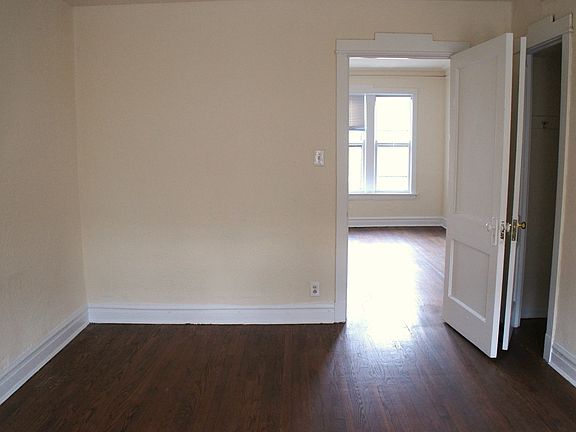 3rd image of 2642 N Milwaukee Ave