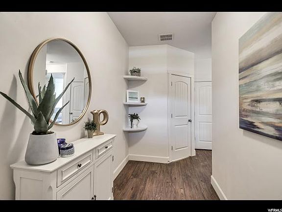 3rd image of 1259 N Silver Crest Dr
