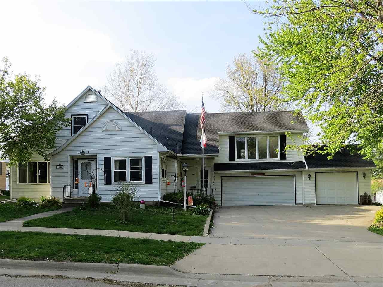 1014 Quinn St, Aplington, IA 50604 Zillow