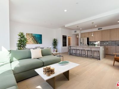 1746 N Garfield Pl #201, Los Angeles, CA, 90028