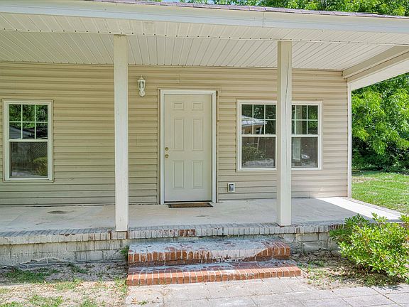 3rd image of 124 West St