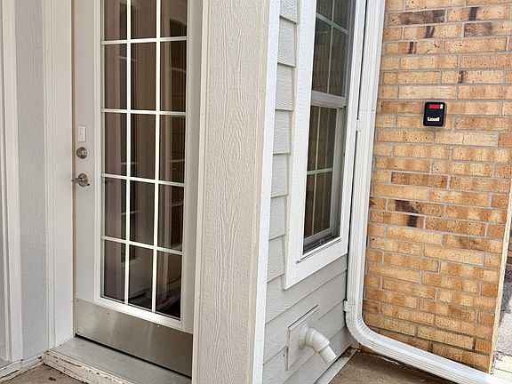 5th image of 5998 Chasewood Pkwy APT 2