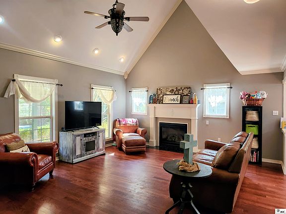 2nd image of 186 Bartlett Rd