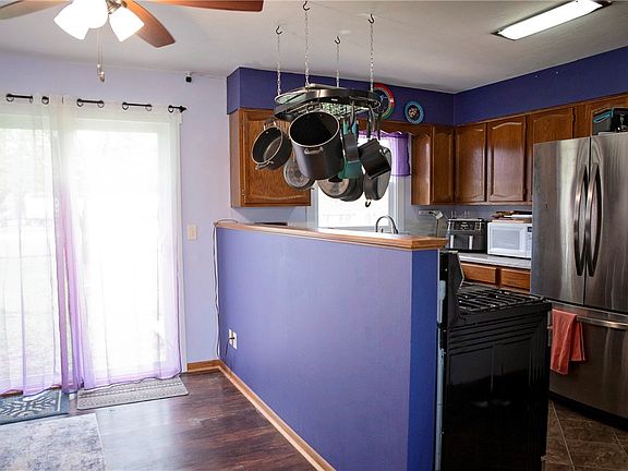 5th image of 126 Viking Place