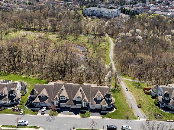 3rd image of 2419 Mill Race Rd