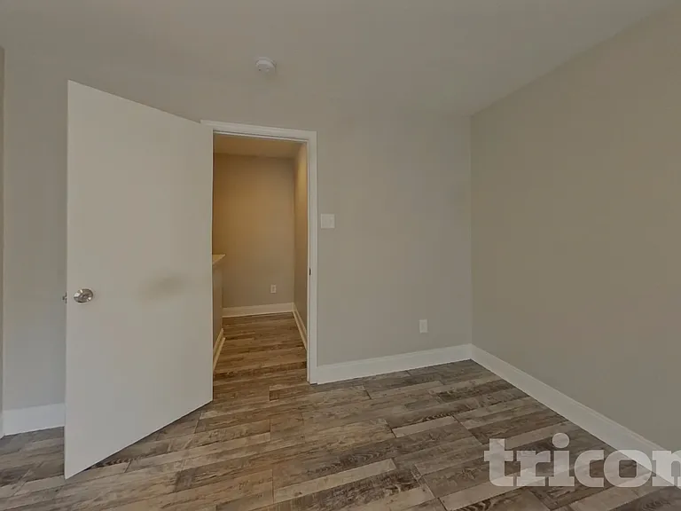 451 Presidents Ct — Photo 13