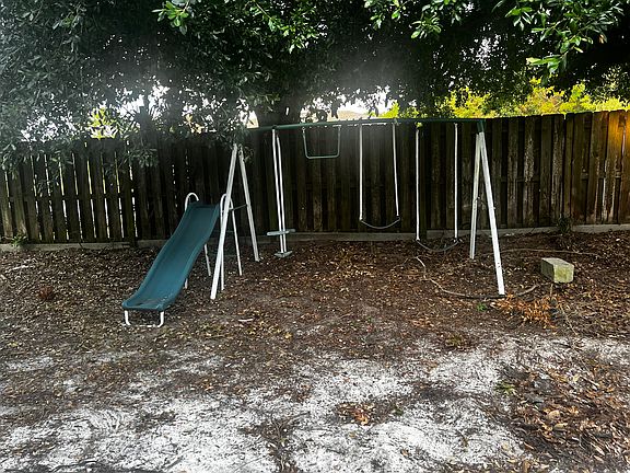 4th image of 9421 Octavia Ln