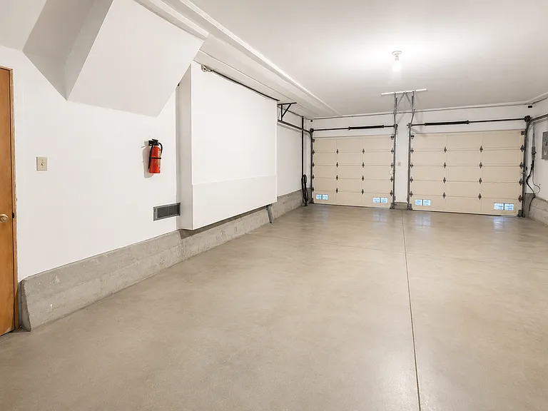 2421 Judah St #2 — Photo 17