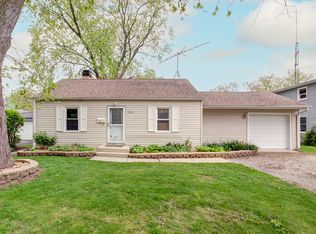 1913 Kelly Ave, Crest Hill, IL 60403