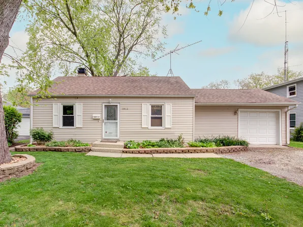 1913 Kelly Ave, Crest Hill, IL 60403