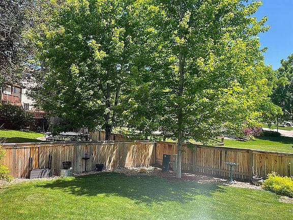 4th image of 672 English Sparrow Trl