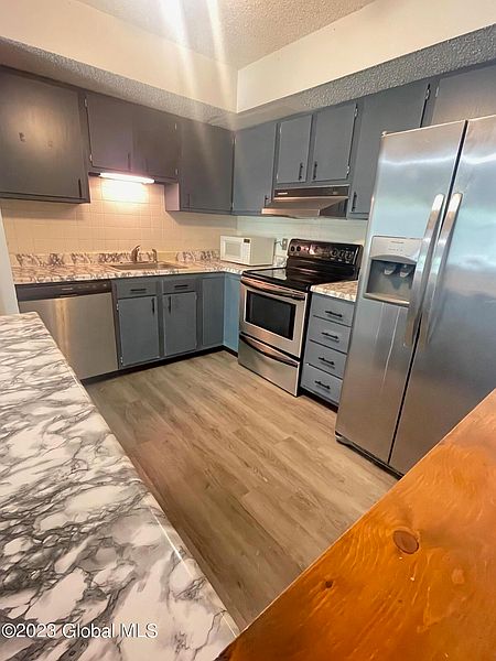 4th image of 50 Westchester Drive