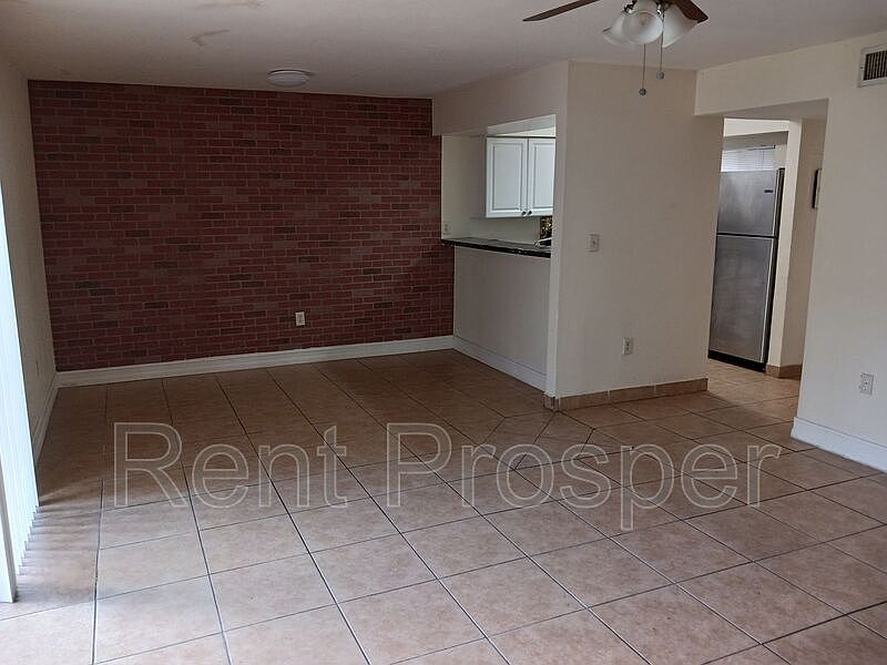 1st image of 219 Scottsdale Sq #219