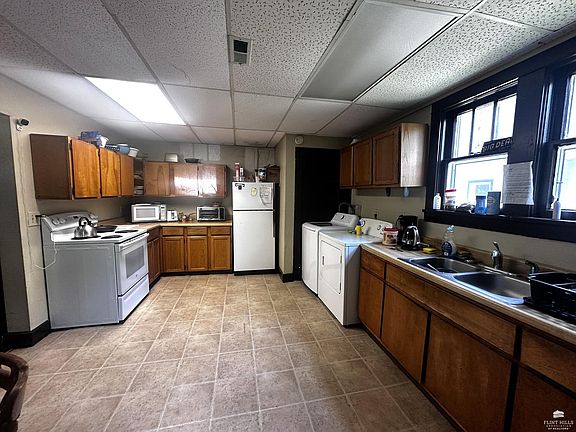 4th image of 1729 Fairchild Ave