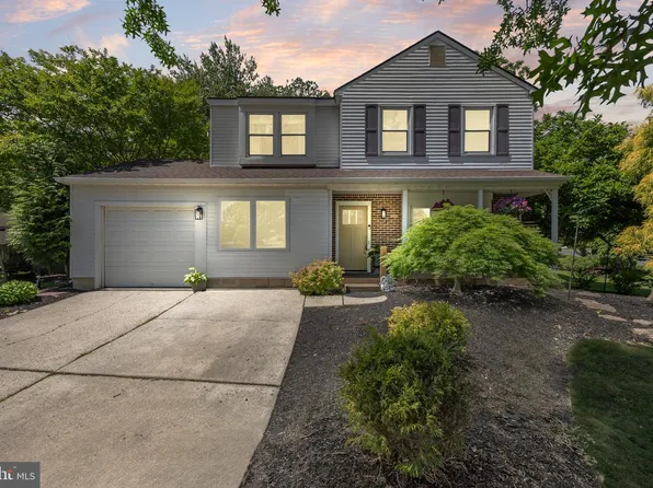 2 Devonshire Rd, Mount Laurel, NJ 08054