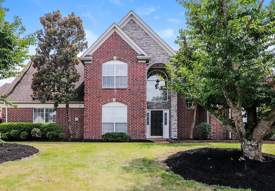 1161 Red Fern Cir E