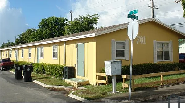 701 S G St #9