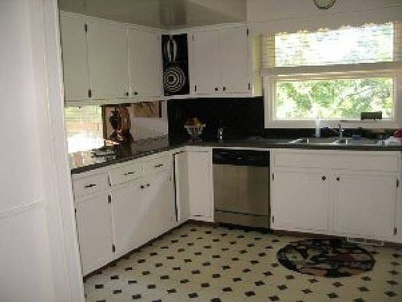 2nd image of 9 Tonto Ln