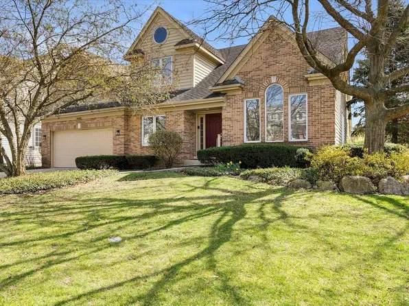 11045 Ashbrook Ln, Indian Head Park, IL 60525