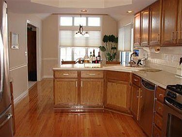 3rd image of 10113 Glen Eagle Ln