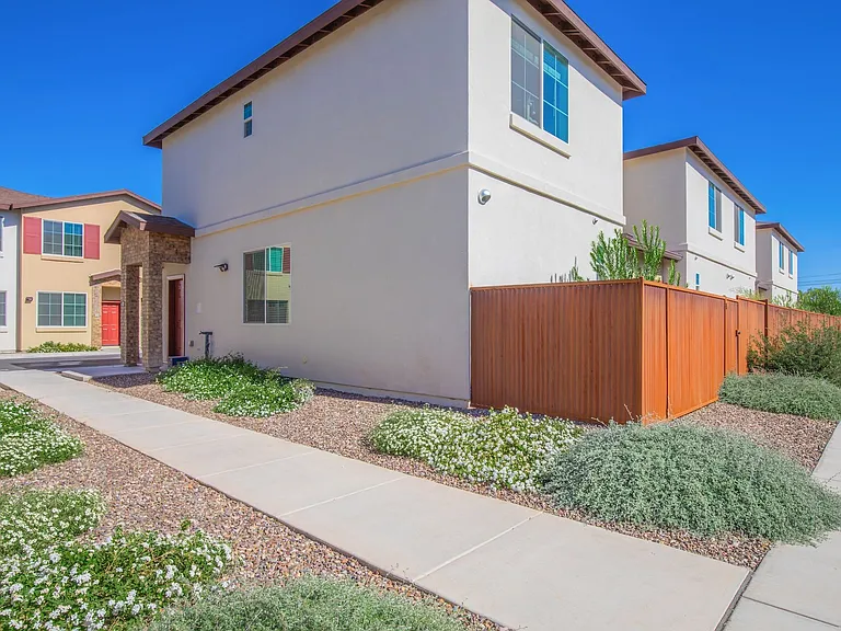 San Junipero Townhomes — Photo 21