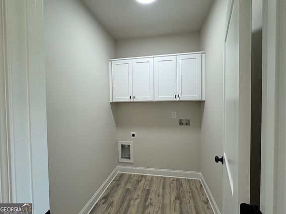 5th image of 2021 N Hicks Rd