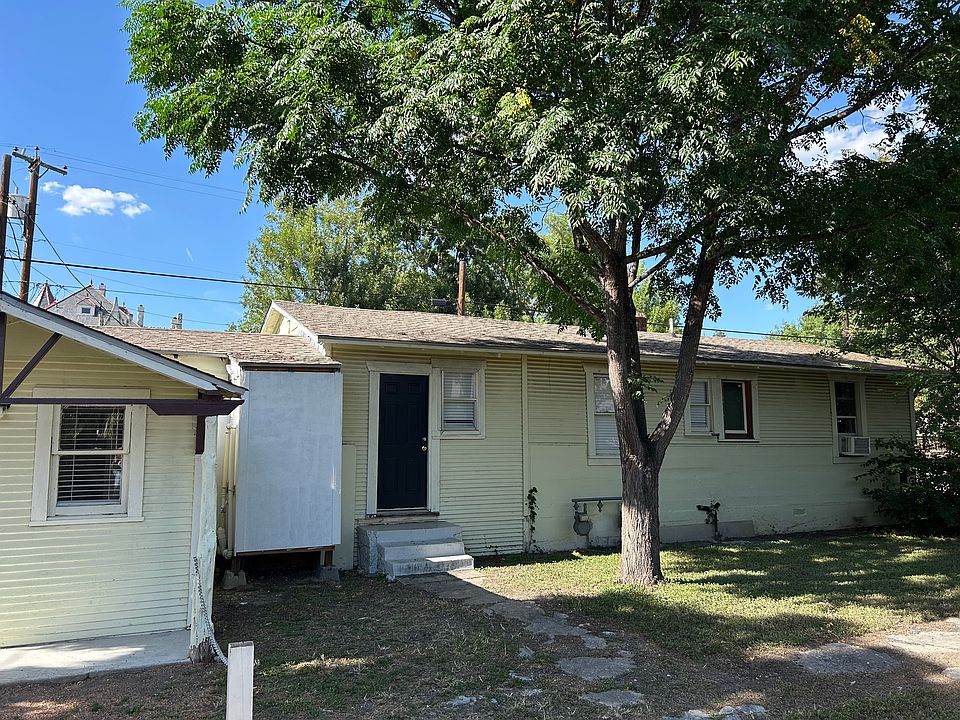 Picture showing the side door and the yard