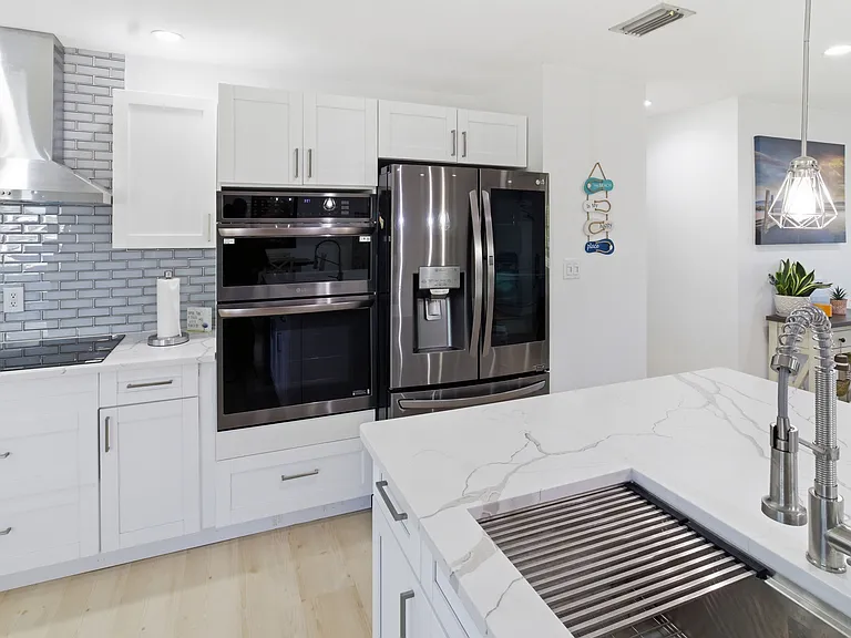 5190 Latham Ter — Photo 27