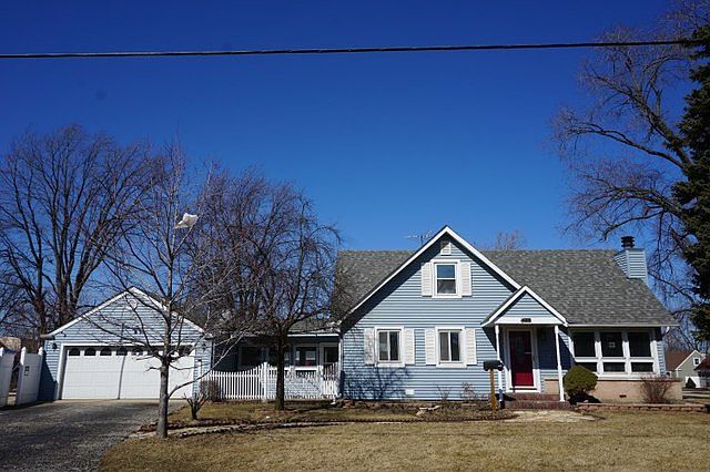 1st image of 900 La Porte Ave